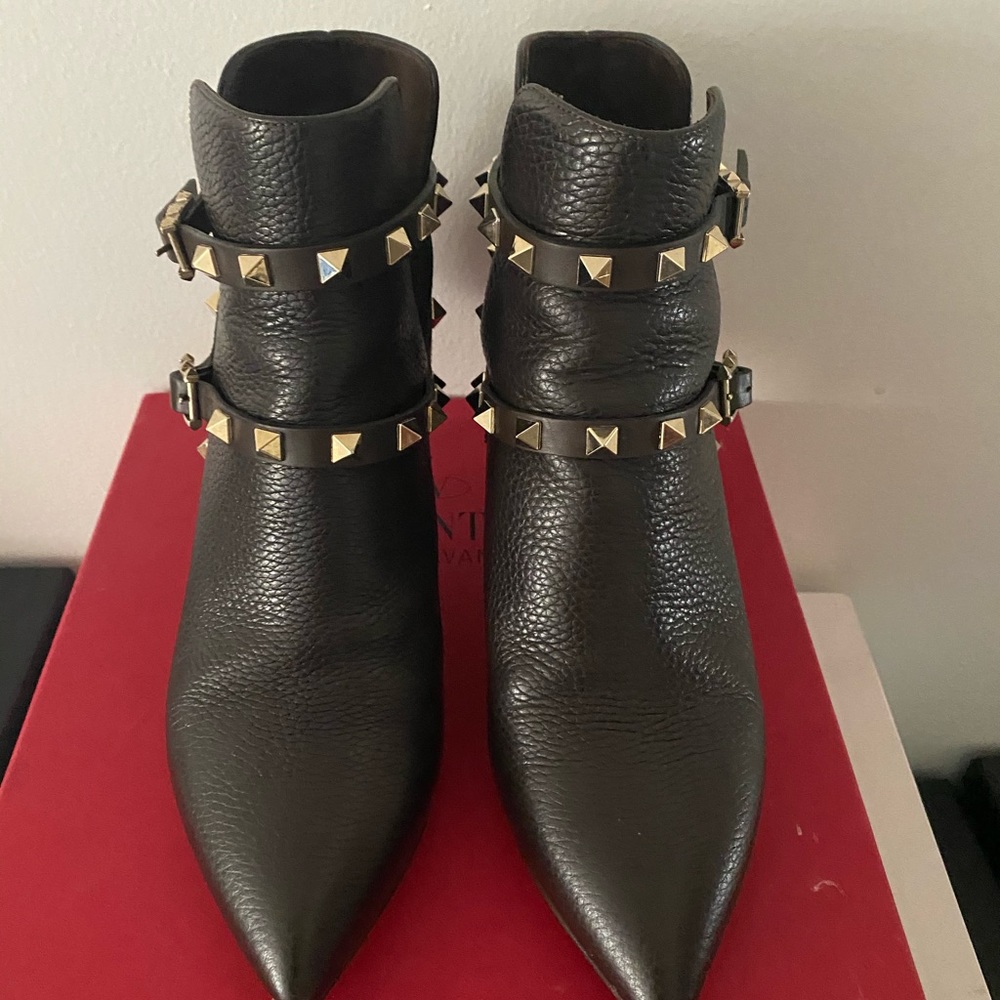Valentino rockstud booties in dark chocolate